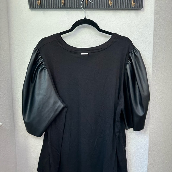 Black, dressy t-shirt with leather sleeves - Picture 2 of 4